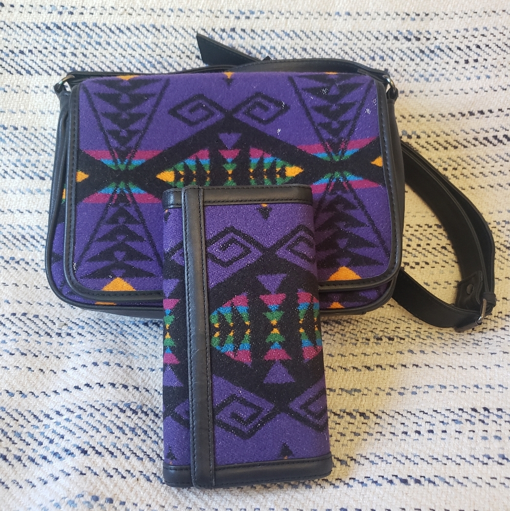 💋CUTE PENDLETON PURSE & WALLET💯🤍